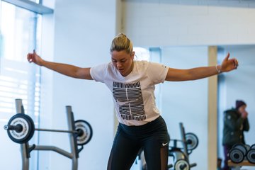 In the Gym 22 - Training mit Carina